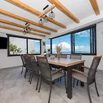 Apartment Nikola Makarska