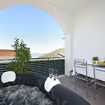 Nikola Apartment Makarska