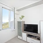 Apartment Nikola *