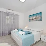 Apartment Nikola *