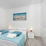 Nikola Apartment