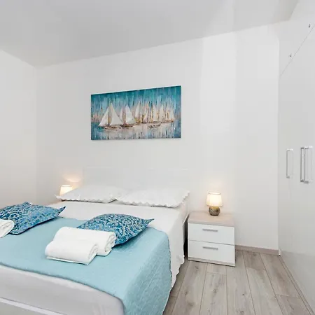 Nikola Apartment