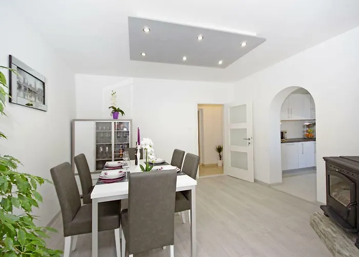 Nikola Appartement *